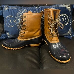 NWOT Women’s Sporto Duck boots size 7